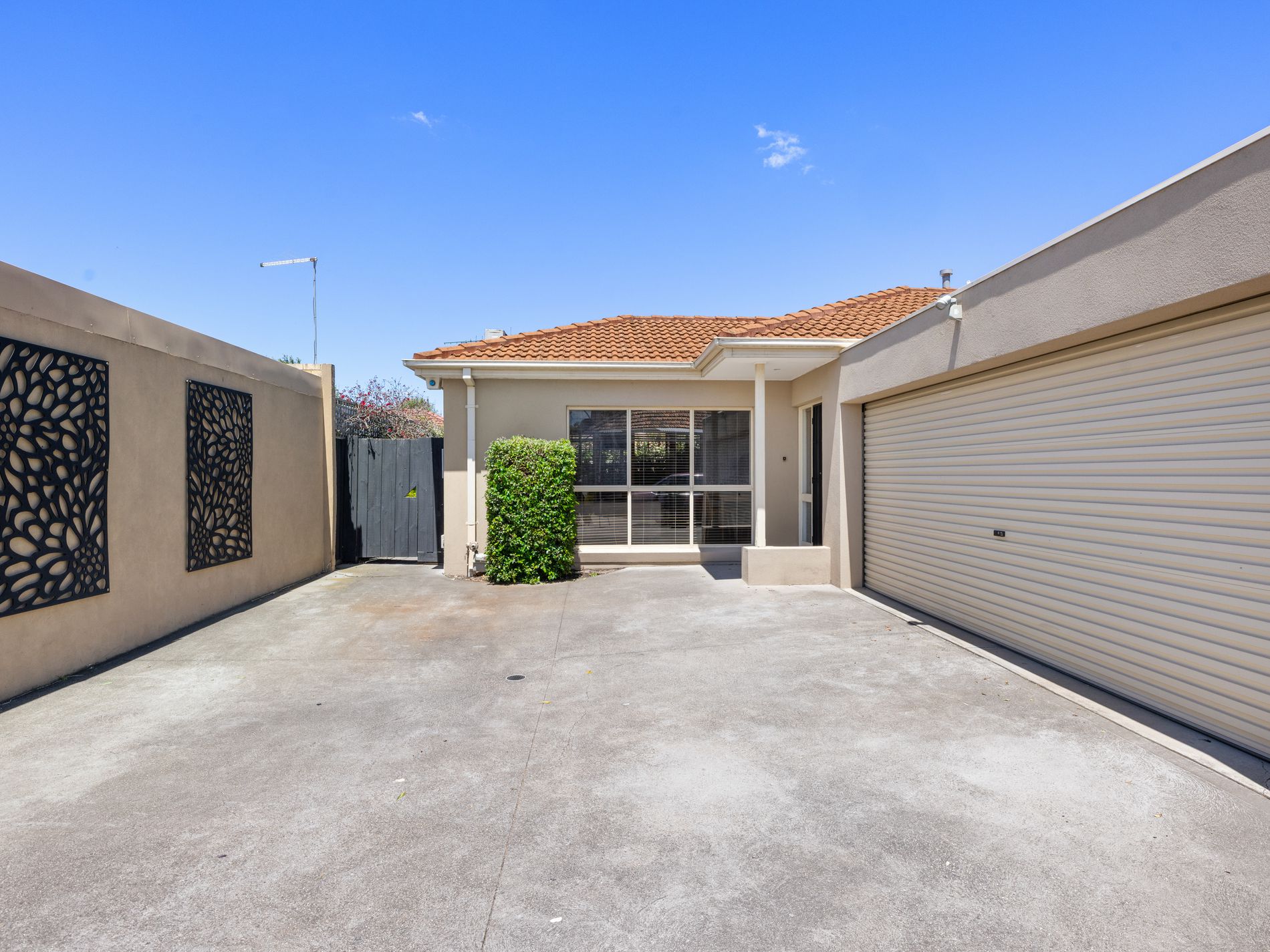 2 / 198 Civic Parade, Altona