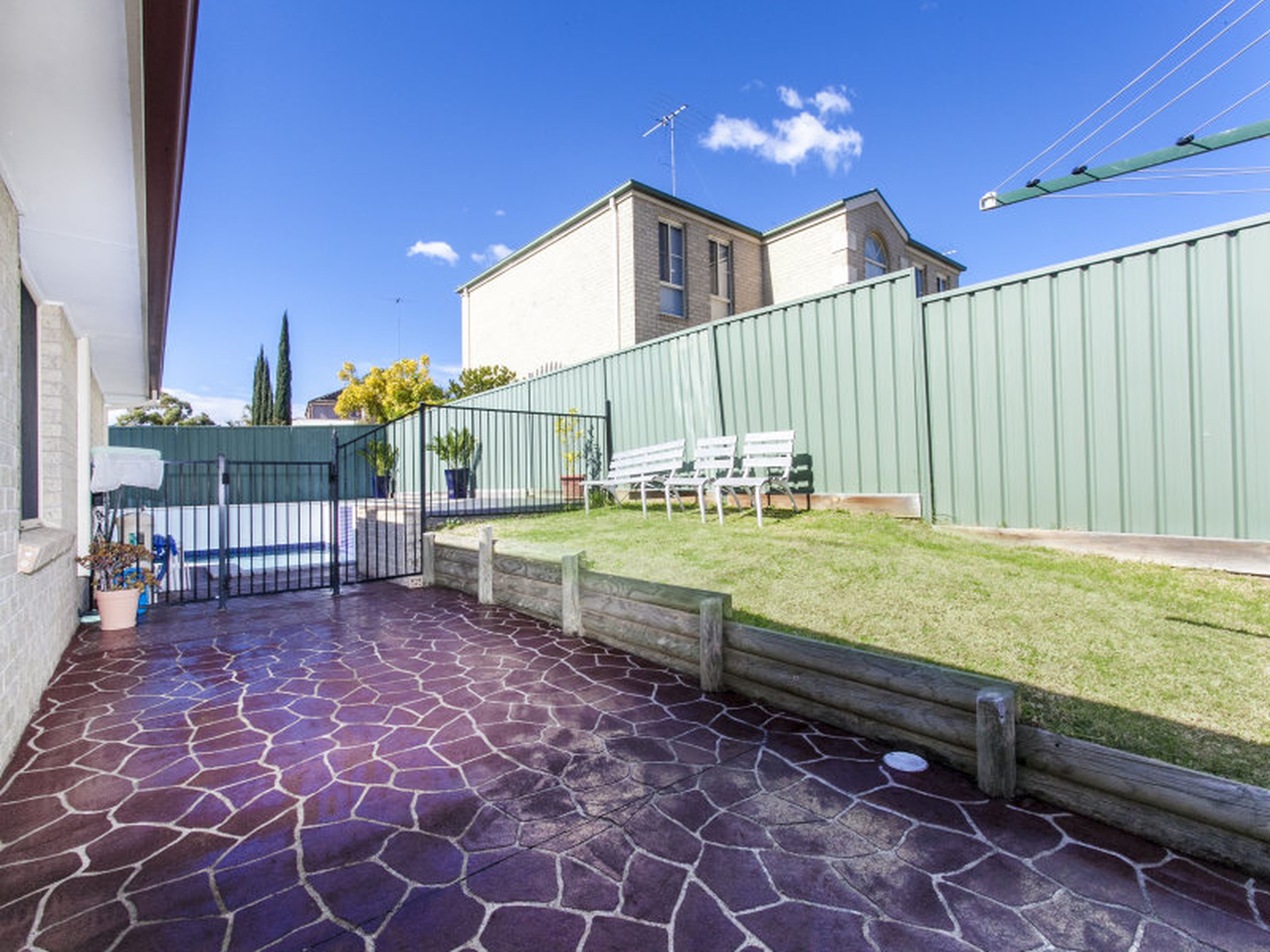 8 Laguna Drive, GLENMORE PARK