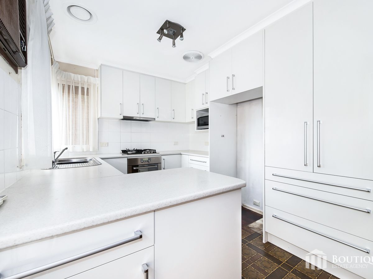 42 Brentwood Drive, Glen Waverley