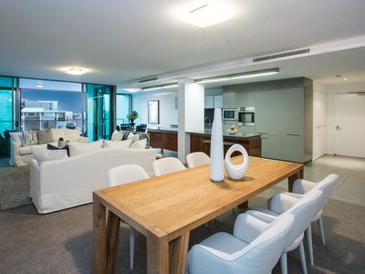 6301 / 2 Ephraim Island Parade, Paradise Point