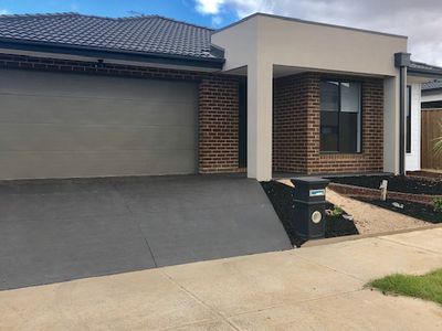 18 Seedgrass Street, Point Cook