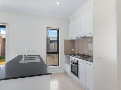 8 Illabunda Drive, Werribee