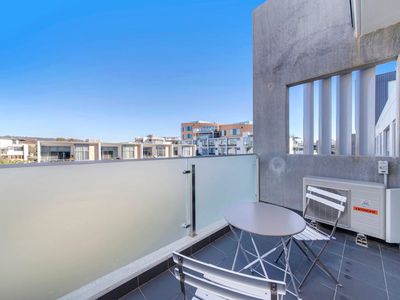 310 / 50 Eastlake Parade, Kingston