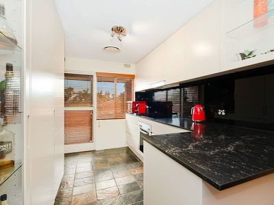 7 / 80 Parkway Avenue, Cooks Hill