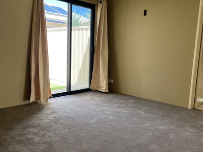 2/8 Ravenswood Drive, Nollamara
