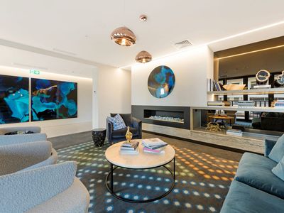 1913 / 70 Southbank Boulevard, Southbank