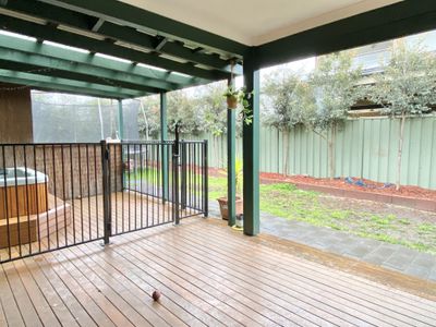 35 Manuka Grove, Wyndham Vale