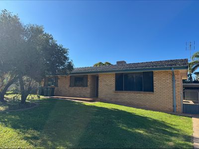 13 Mengarvie Road, Parkes
