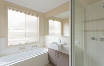 4 Gareth (Patrick) St, Cranbourne East