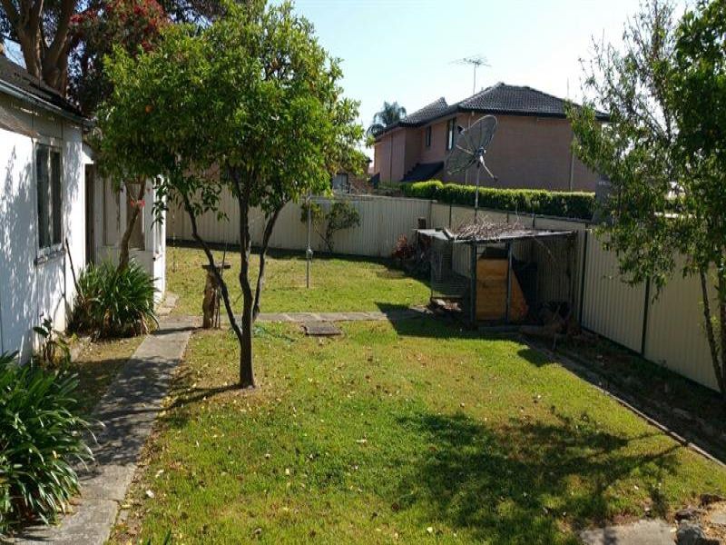 218 Hamilton Road, Fairfield West