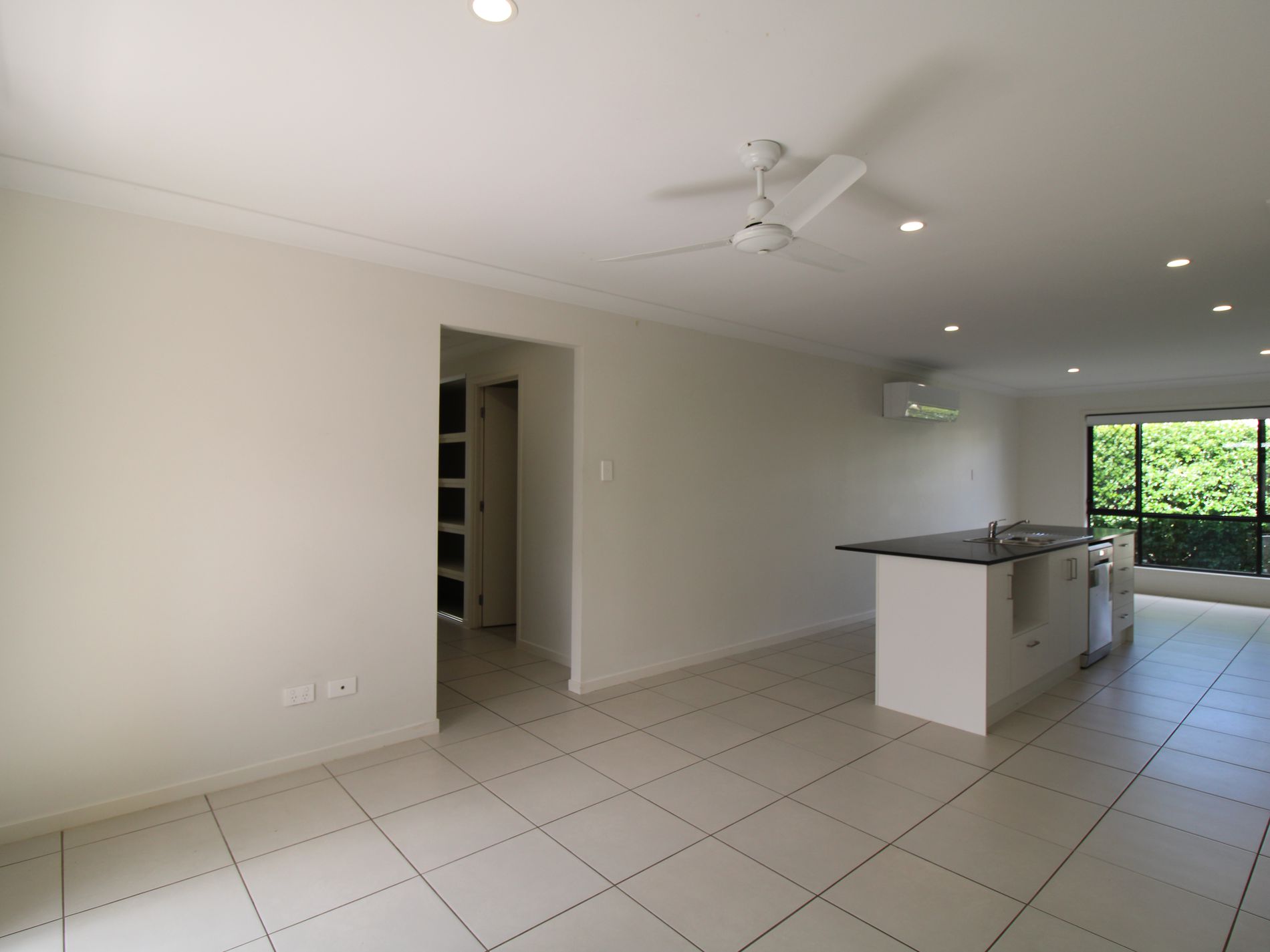 1 / 18 Goal Crescent, Griffin