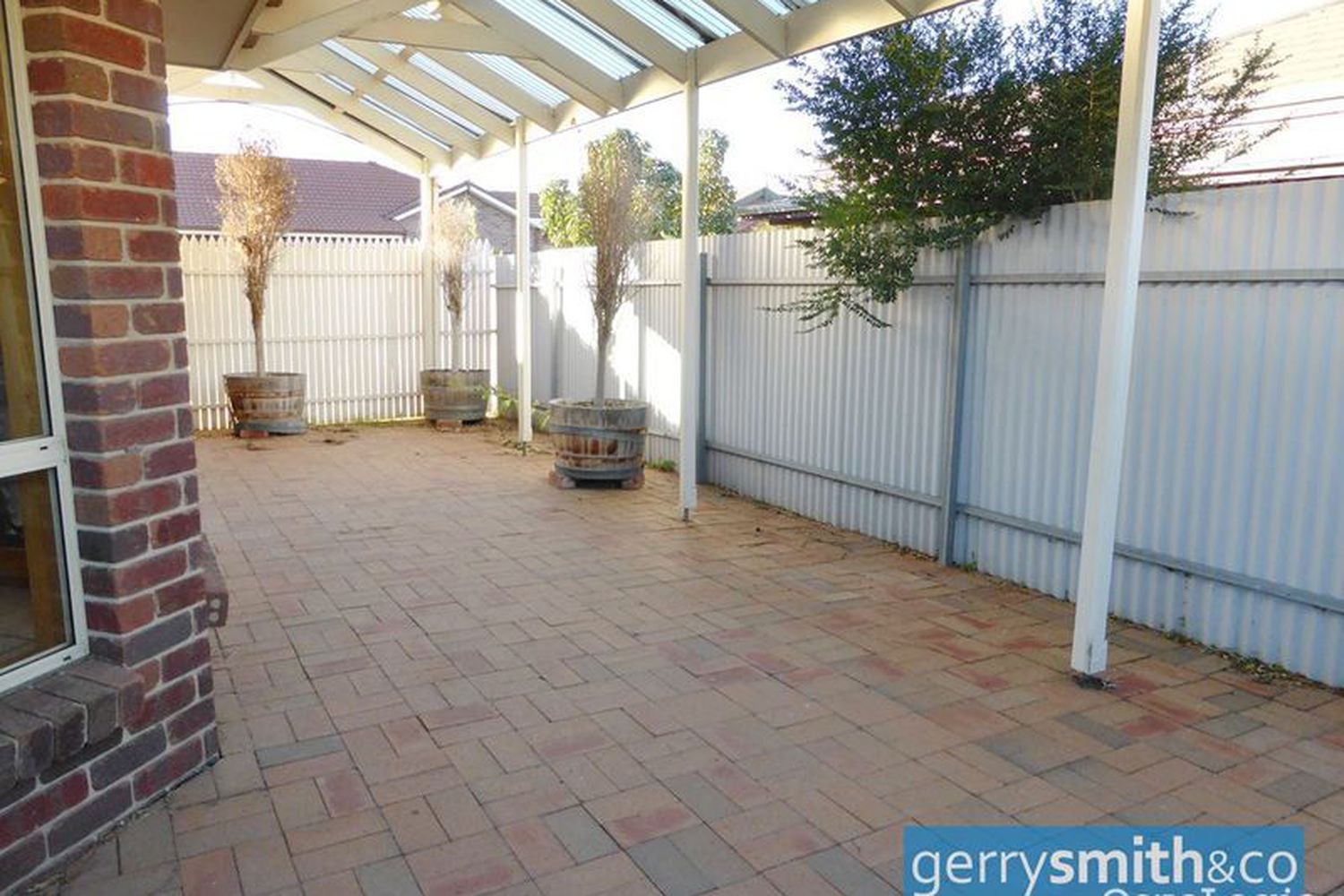 13 Hopkins Drive, Horsham