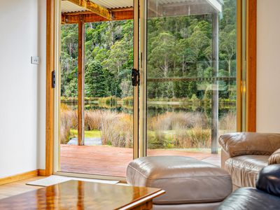 733 Denison Road, Lonnavale