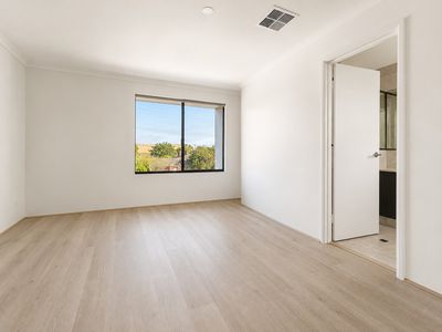 28 Venus Way, Hillarys