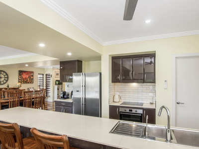 8 Riverwood Drive, Idalia
