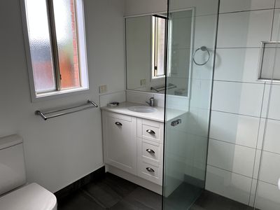 8 Trixia Place, Leopold