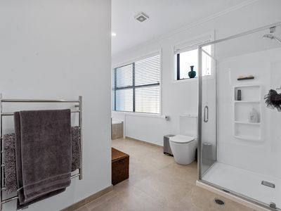 4 Marine Parade, Hobsonville