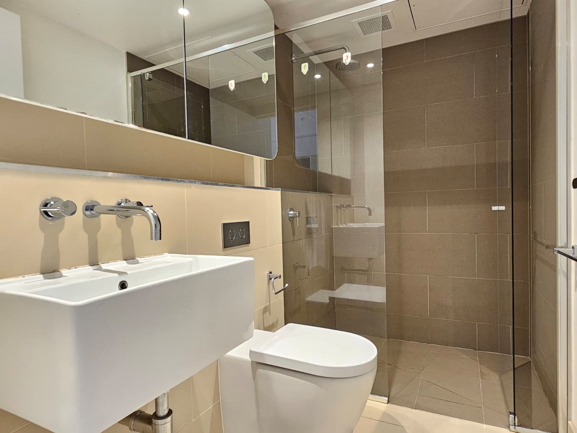 1416 / 555 Swanston Street, Carlton