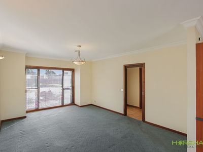 2 / 6 Carroll Street, Horsham