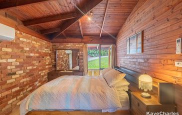 16 Corringham Road, Beaconsfield Upper