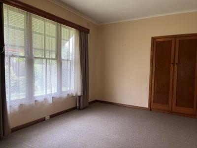8 Garlick Avenue, Newtown