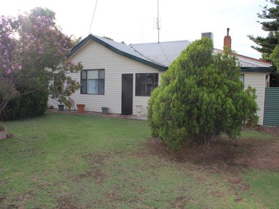16 Dampier St, Wakool
