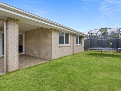 30 Sunflower Boulevard, Calderwood