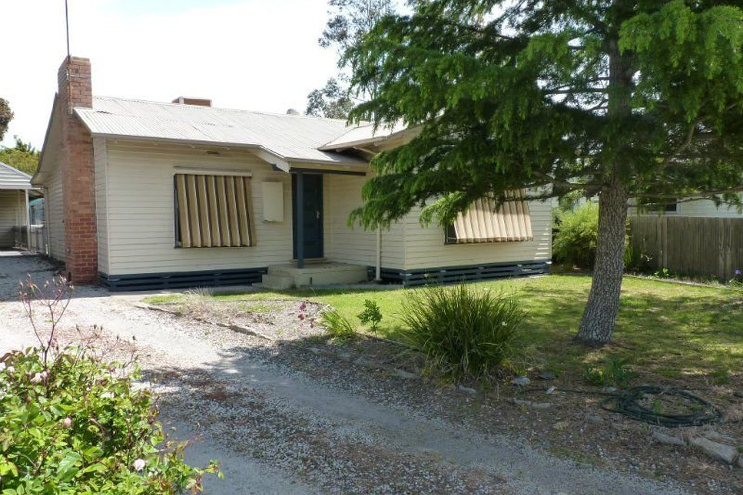 8 Sinclair Place, Horsham