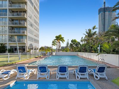 2c / 2 Riverview Parade, Surfers Paradise