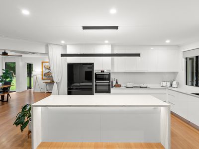 26-28 Evergreen Street, Clifton Beach