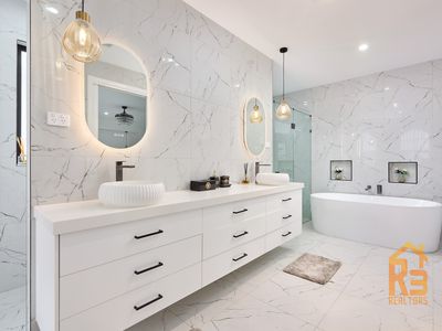 261 Honour Avenue, Clyde North