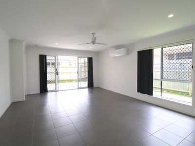 70 Milbrook Cres, Pimpama