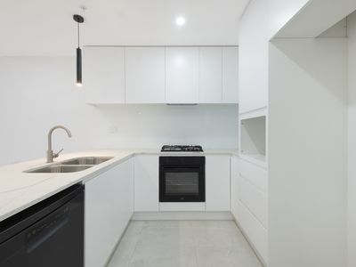 G03 / 102 Great Western Highway, Westmead