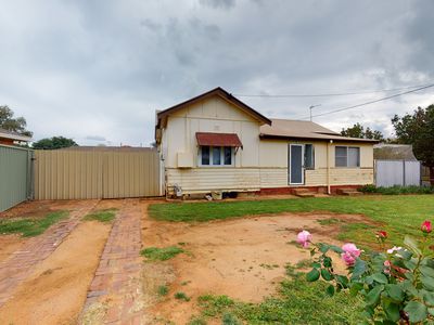 9 Margaret Crescent, Dubbo