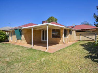 24 Tindals Crescent, Hannans