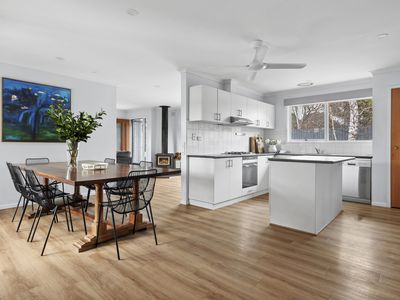 2 Pembroke Drive, Somerville