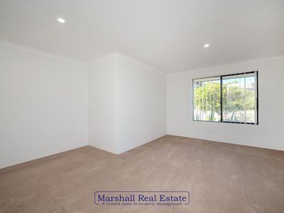 2 Roxburgh Cir, Kinross