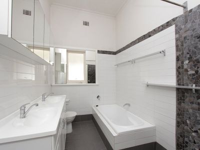 95 Lake Monger Drive, Wembley