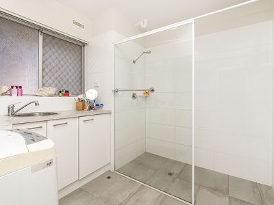 2 / 24 Baldwin Street, Como