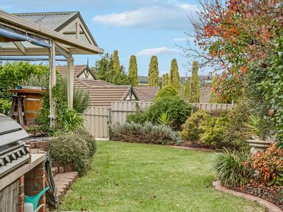 8 Flame Tree Court, Greenwith