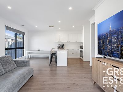 4 AQUATIC DRIVE, Cranbourne West