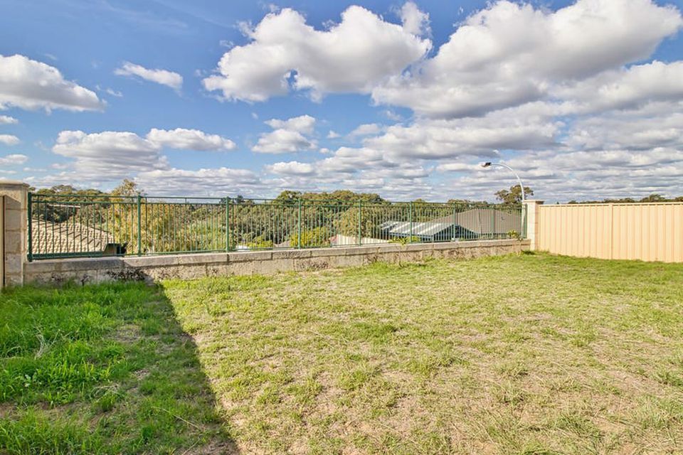 9 Hueston Lookout  , Leda
