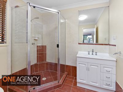 9 Admiral Cres, Springfield Lakes