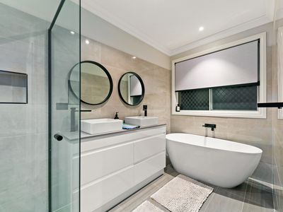 5 Bergen Close, Taylors Lakes