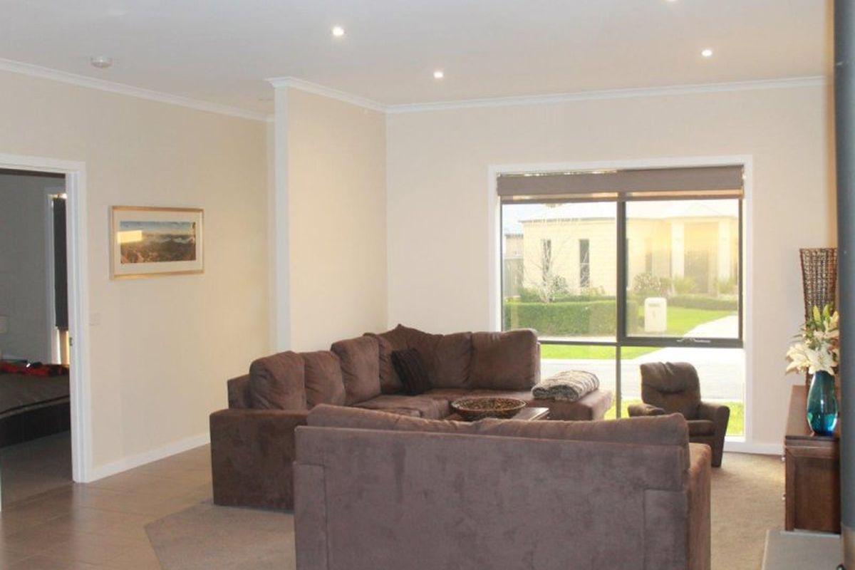 2 Galway Court, Mansfield