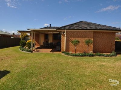 94 Twickenham Drive, Dubbo