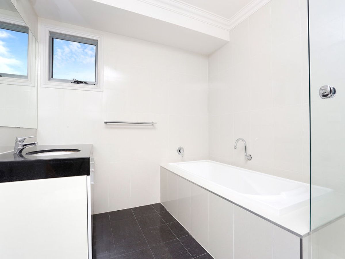 4 / 66-68 Leicester Ave, Glen Wa...