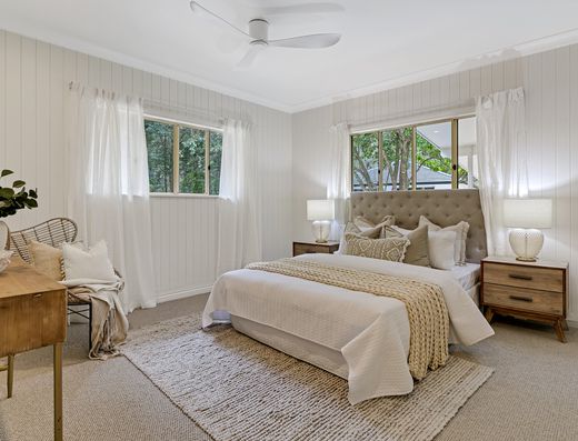 Well appointed upstairs residence in leafy surrounds image 21 Well appointed upstairs residence in leafy surrounds image 21