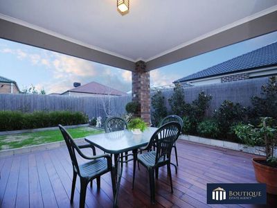8 Matilda Court, Lynbrook