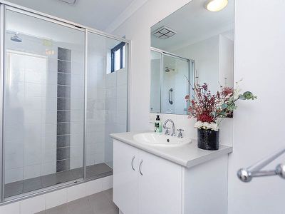 10 Saintly Turn, Byford